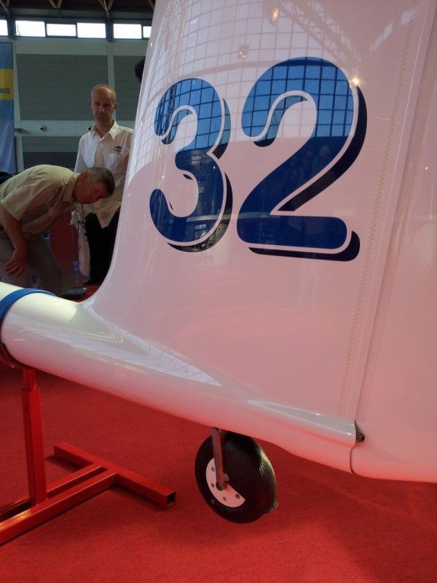 The tail of the ASG 32 Mi was newly designed to accomodate the retractable tailwheel.