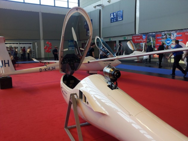 HpH from the Czech Republic republic displays their 304 Shark as selflaucher and jet sustainer. They announced that their newest project 304 Twin Shark (selflaunching twoseater) will probably be ready for its maiden flight by the end of the year.