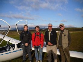 Ole, Jonas, the winch driver and Skuli after an evening's flight