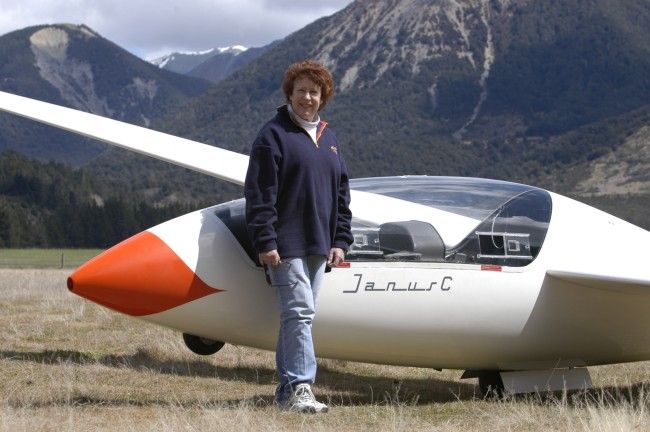 Yvonne Loader -- An accomplished cross country pilot
